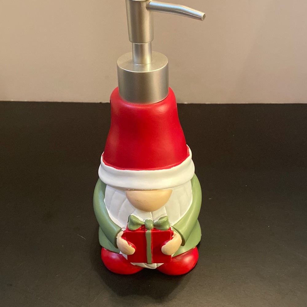 Gnome December Home Santa soap dispenser resin NWT